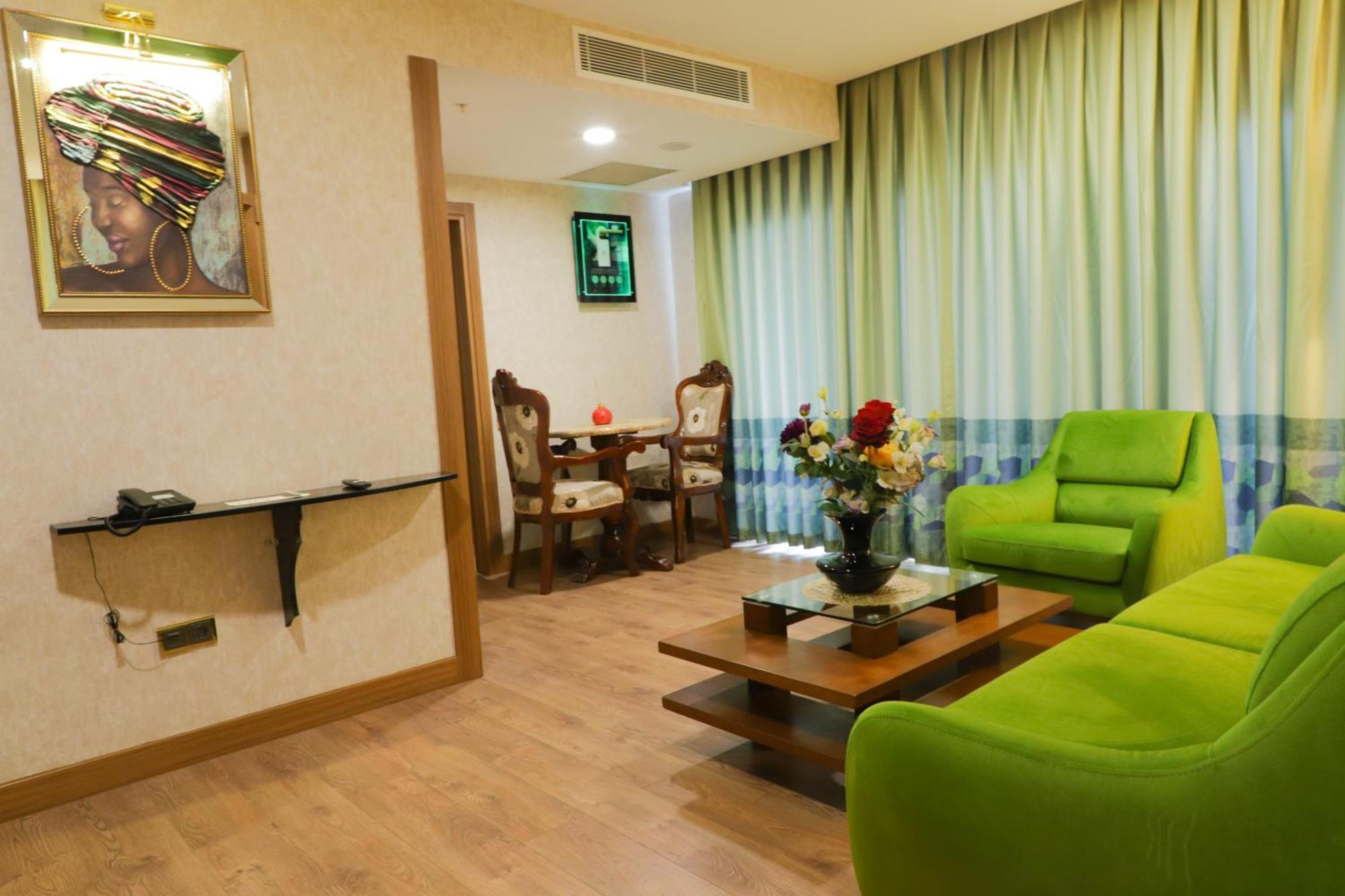 United Hotel International Yaoundé Екстериор снимка